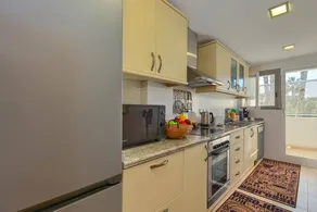 Children-friendly ample holiday apartment with pool & garden - Image 5