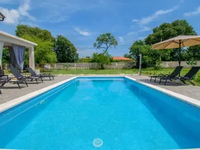 Casa vacacional con terraza, jardín y piscina privada - Image 3