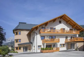 Family-oriented flat with garden - Image 2