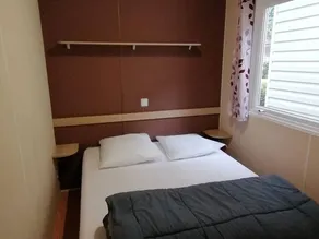 Mobile home with pool - Image 4