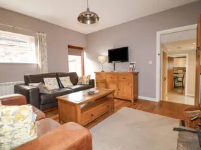 Cottage with garden - Image 5