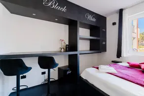Maison avec jacuzzi | Vue ville - Image 5