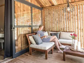 Chalet with terrace & pool - Image 4