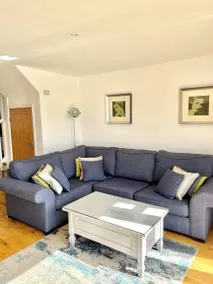 Lodge with terrace - Image 4