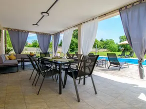 Casa vacacional con terraza, jardín y piscina privada - Image 5
