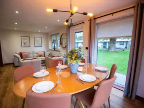 Child-friendly cottage with garden & jacuzzi - Image 3