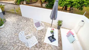 Charming flat with BBQ, terrace & garden - Image 5