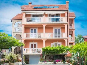 Apartment with garden & terrace | Close to the beach - Image 2