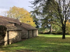 Maison avec terrasse et piscine - Image 3