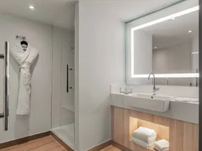 Executive Room for 2 - Image 2