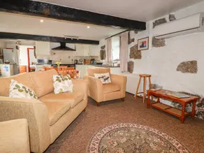 Family-oriented nice cottage with garden - Image 4