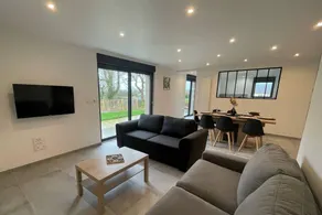 Holiday home with garden & terrace - Image 3