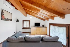 Apartment „La Mansarda Sul Lago“ mit Seeblick, WLAN und Klimaanlage - Image 4