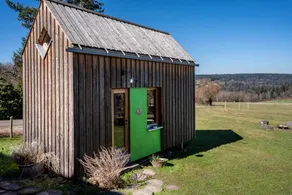 Holiday home with terrace, garden & barbecue | Garden view - Image 2