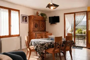 Fully equipped holiday apartment with terrace, pool & garden | Mountain view - Image 4