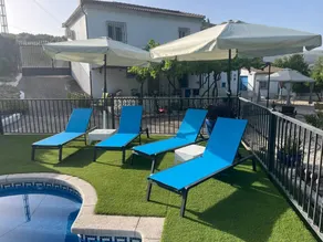 Incantevole casa adatta alle famiglie con terrazza, giardino e piscina privata | Vista sul giardino - Image 3