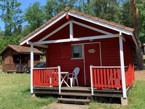 Chalet with terrace & pool - Image 4