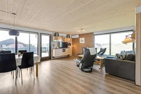 Fully equipped holiday home with sauna & terrace | Close to the beach | Dogs allowed - Image 4