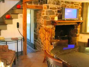 Charming Cottage Getaway in Chester Springs, Pennsylvania - Image 4