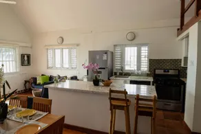 Familienfreundliche weiträumige Wohnung mit Garten, schnellem Internet und privatem Pool | Meerblick - Image 2