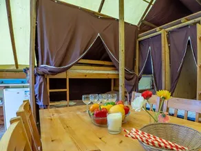 Tenda con terrazza e piscina - Image 5