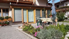 Holiday apartment with garden - Image 4