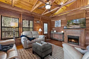 Tranquil Peaceful Cabin with Stunning Lake Views in La Grange, Texas - Image 3