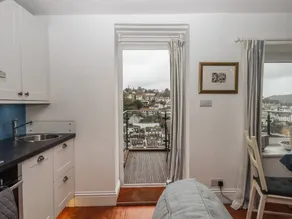 The Garden Cottage - Elevated position, wonderful views over Dartmouth, beautiful garden - Image 5