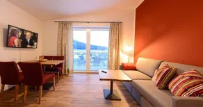 Flat with garden, sauna & terrace | Suitable for remote work - Image 2