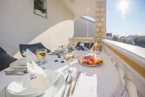Holiday apartment with barbeque & garden | Garden view - Image 3