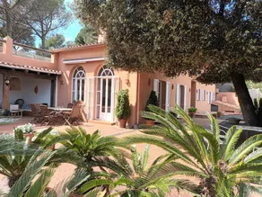 Relaxing 126m² B&B with Pool, No Kitchen, Mountain Views – Argentona - Image 2