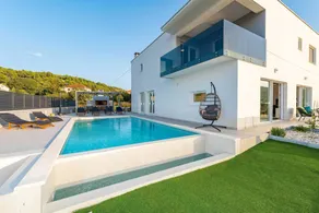 House with terrace, sauna & private pool - Image 4