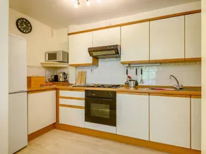 Holiday home with garden & barbeque - Image 5