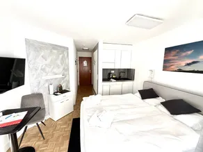 Pleasant apartment with BBQ, sauna & heated pool | Mountain view | Ski nearby | Pets allowed - Image 2