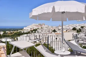 Resort with pool | Sea view - Image 5