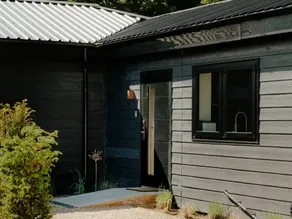 Child-friendly cottage with garden - Image 3