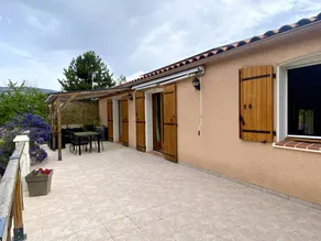 Villa with garden, terrace & BBQ - Image 3