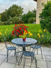 Holiday home with terrace, barbeque & garden - Image 3