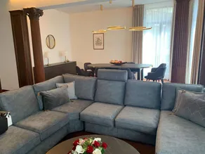 Modern and Stylish! Luxury apartment in the center of Antwerp. Private parking and fully serviced. - Image 2
