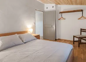 House near Gargas with private entrance and modern amenities - Image 2