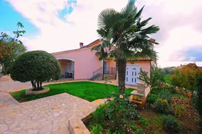 Villa con piscina privada, barbacoa y terraza - Image 5