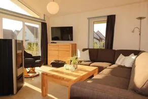 Family-oriented holiday home with barbecue, garden & terrace | Beach nearby - Image 3