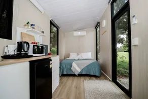 Peaceful Tiny House with Great Sights in Eureka, New South Wales - Image 4