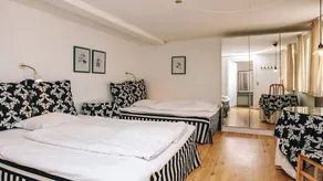 Holiday home with terrace & pool - Image 2