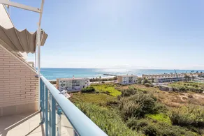 Charmant appartement entièrement équipé avec terrasse et piscine | Vue mer | À côté de la plage - Image 3