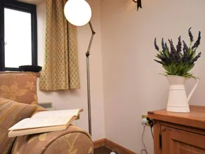 Cottage with garden - Image 4
