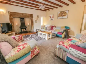 Casa rural con jacuzzi y jardín - Image 2