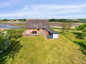 Holiday home with terrace & barbecue - Image 4