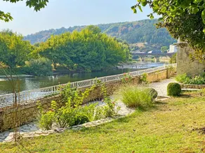 Holiday home with BBQ - Image 3