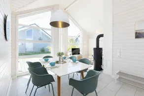 Ferienhaus "Sansibay" in Schönberg-Holm: Sauna, Kamin, 650 m Strand, Strandkorb - Image 3